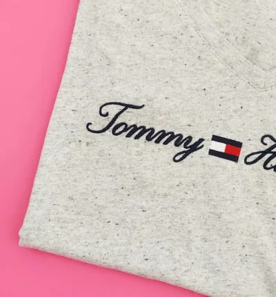 Camiseta Tommy Hilfiger para dama color gris con brillos