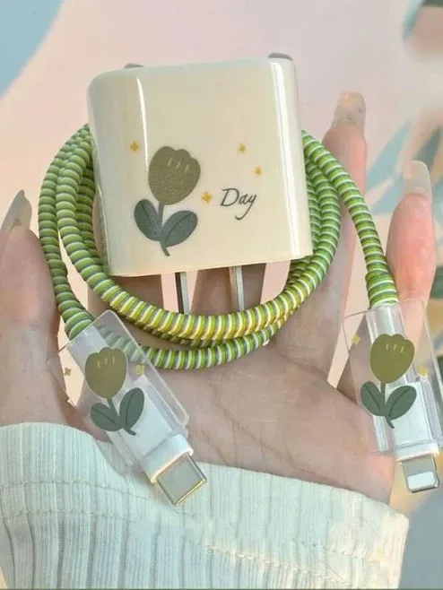 Funda protectora para cargador diseño de tulipan