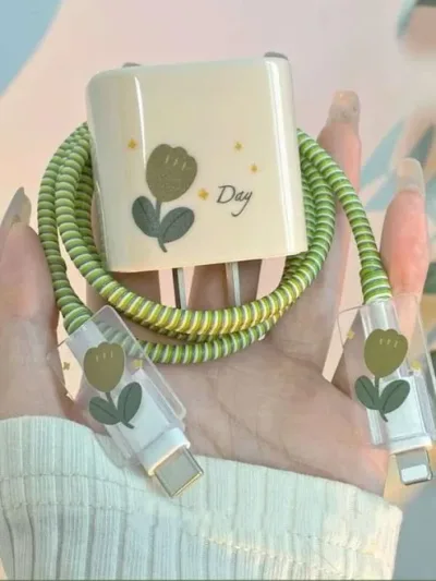 Funda protectora para cargador diseño de tulipan