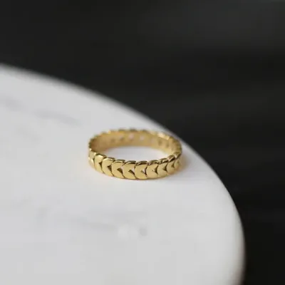 Anillo de acero inoxidable para dama color dorado