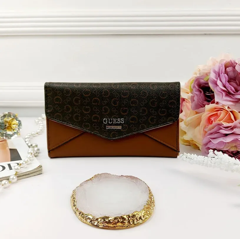 Cartera Guess para dama color