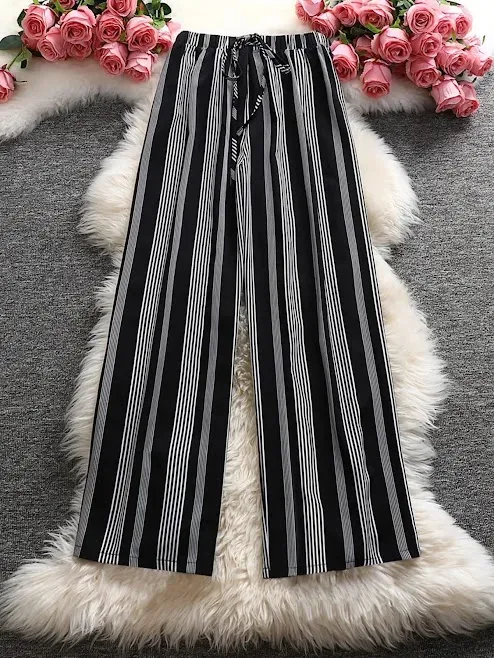 Pantalos de tela con diseño a rayas