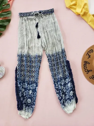 Pantalón Ingeart Resort para dama color azul con blanco, con estampado tribal