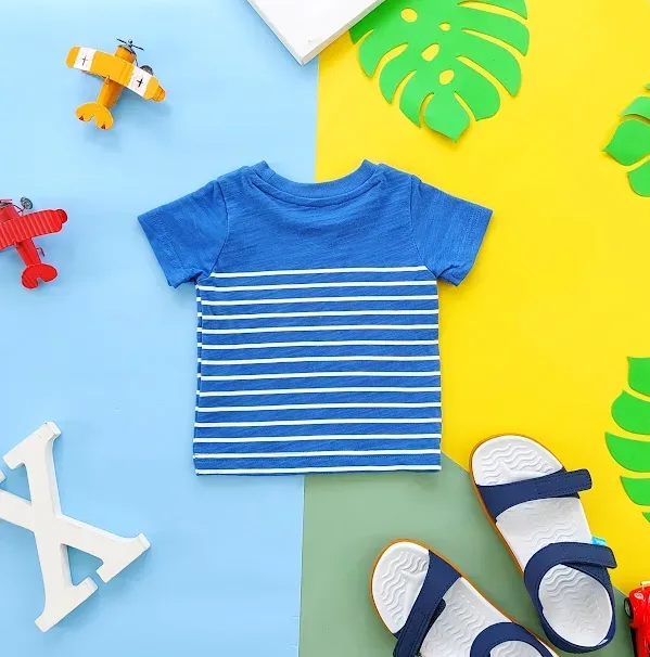 Camiseta para niño a rayas Carter's color Celeste