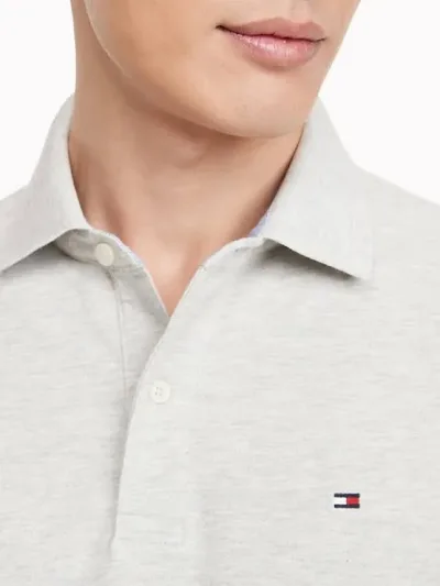 Camiseta Tommy Hilfiger Slim Fit para caballero color gris