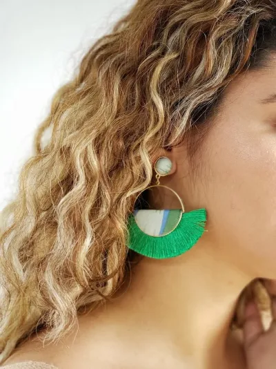 Aretes para dama de fantasía con forma de media luna