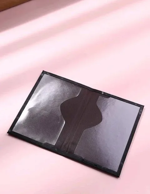 Estuche de pasaporte color negro