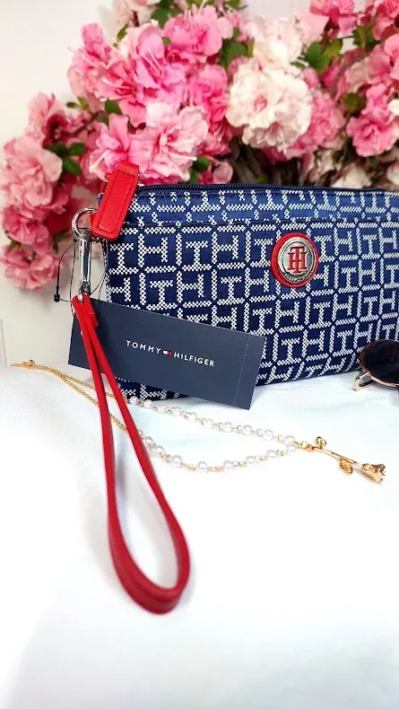 Cartera Tommy Hilfiger para Dama color azul oscuro