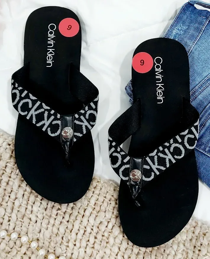 Sandalias Calvin Klein para dama color negro