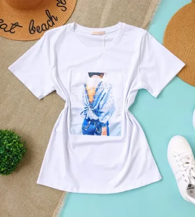 Camiseta para dama color blanco con diseño de mujer