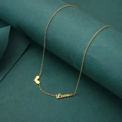 Collar de acero de titanio con diseño de corazón con frase LOVE