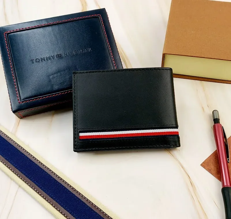 Billetera Tommy Hilfiger color negro