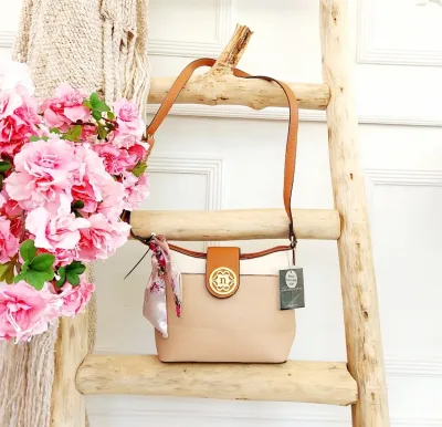 Bolso de hombro Nanette Lepore para dama