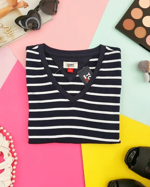 Camiseta Tommy Hilfiger para dama a rayas color azul y blanco