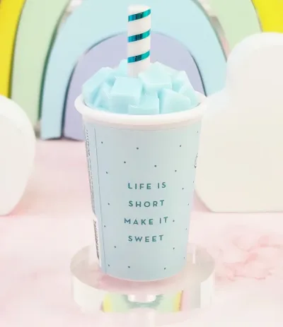 Balsamo labial Cotton Candy para dama color celeste
