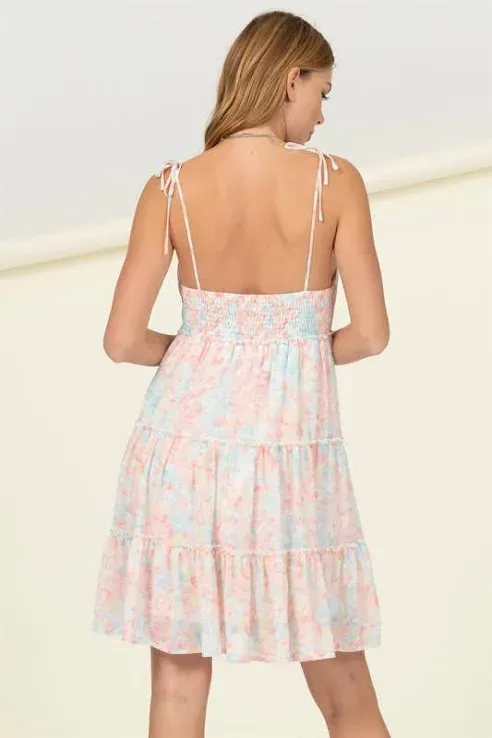 Vestido para dama, con diseño floral.
