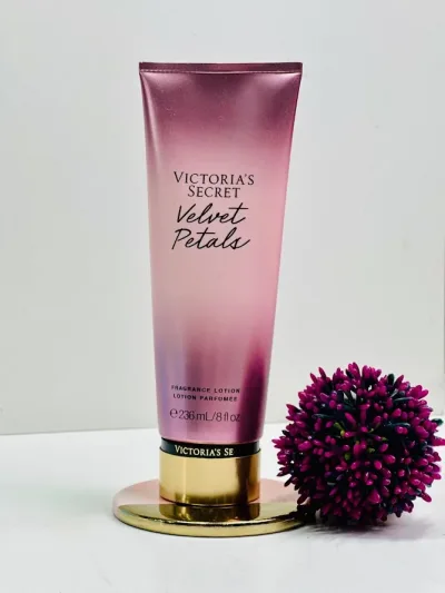 Loción  Victoria’s Secret  VELVET PETALS