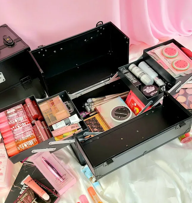 Caja de maquillaje Pfiffery para dama color negro