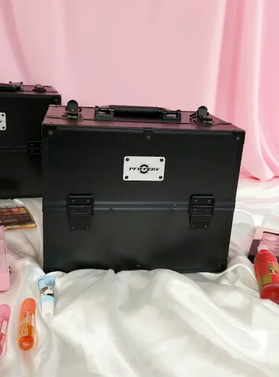 Caja de maquillaje Pfiffery para dama color negro
