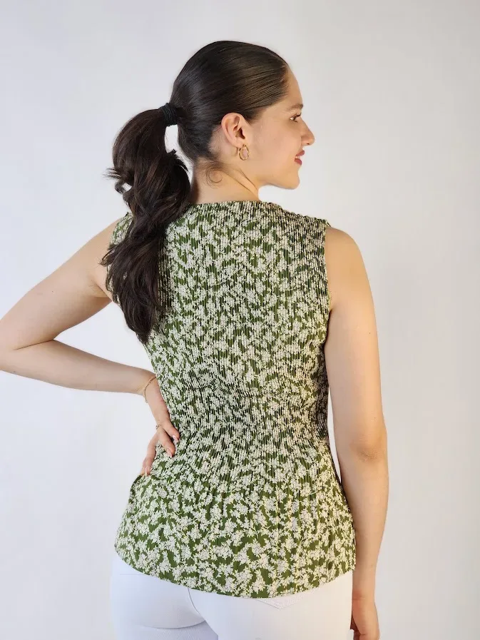 Blusa para dama color verde musgo con estampado floral