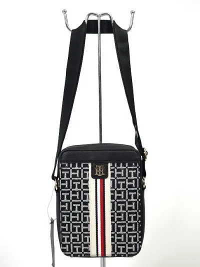 Bolso Tommy Hilfiger para dama color negro