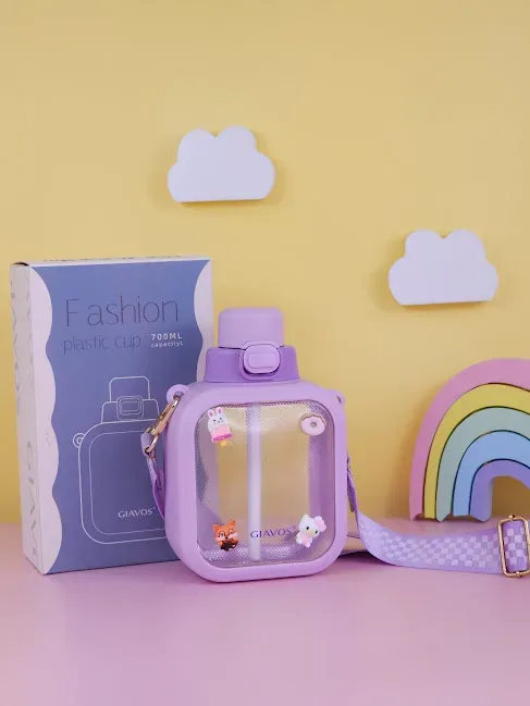 Botella de plástico con botones diseños varios al azar