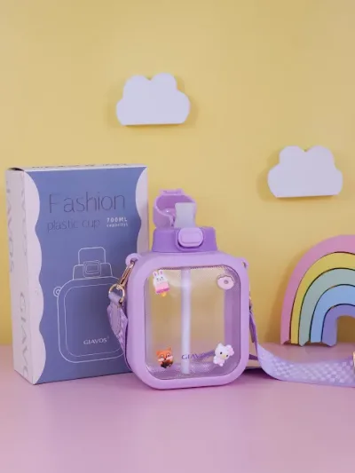Botella de plástico con botones diseños varios al azar