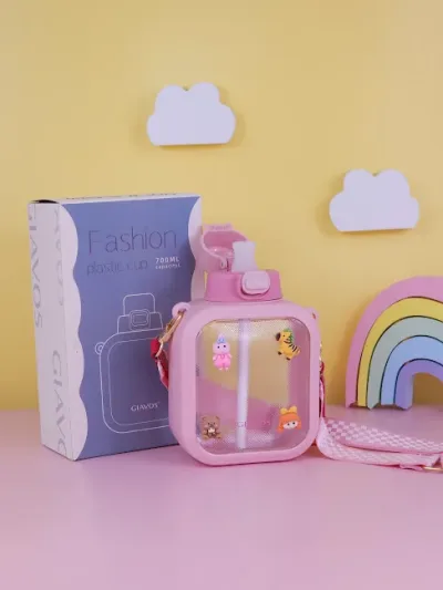 Botella de plástico con botones diseños varios al azar