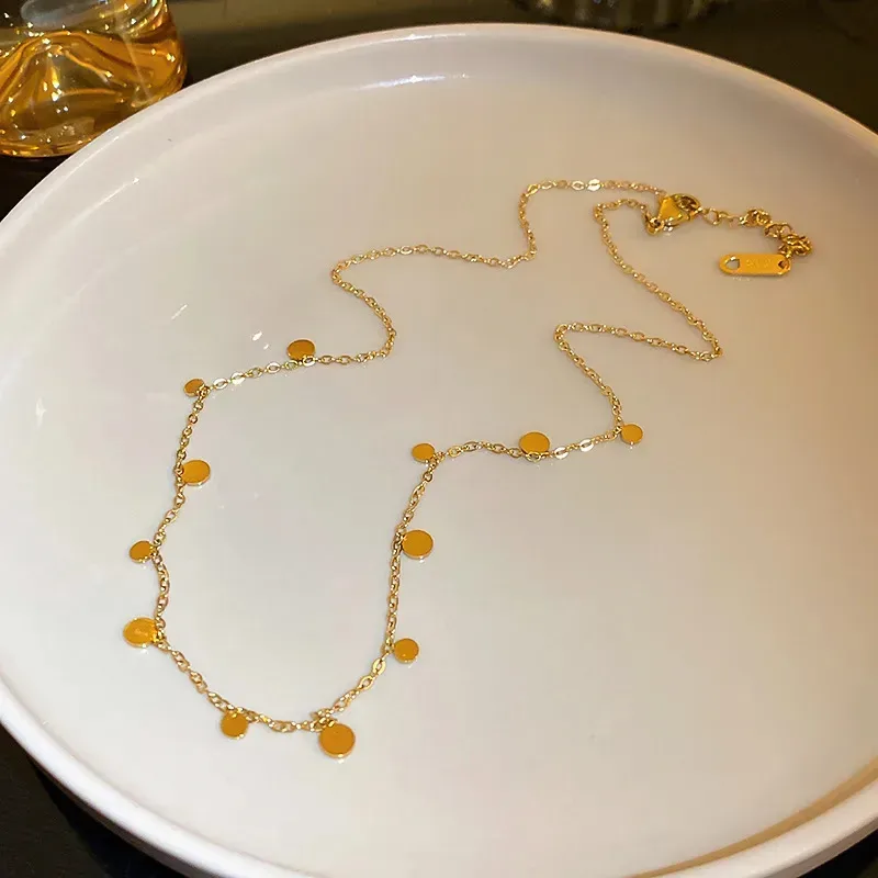 Collar de acero de titanio
