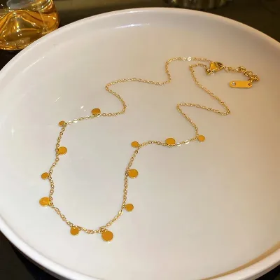 Collar de acero de titanio
