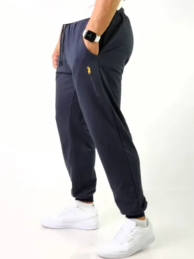 Jogger Cambridge Polo Club para caballero color gris oscuro