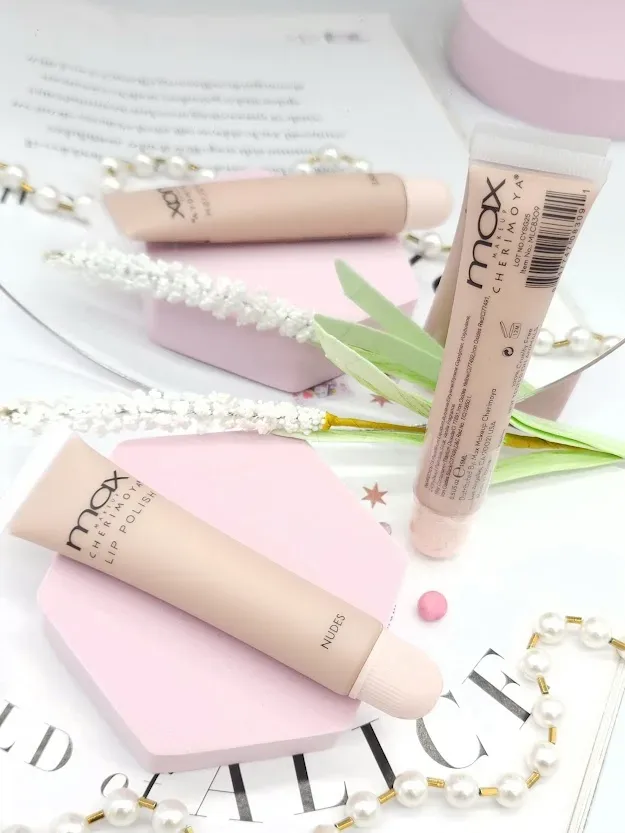 Lip gloss Max para dama color crema nude 02