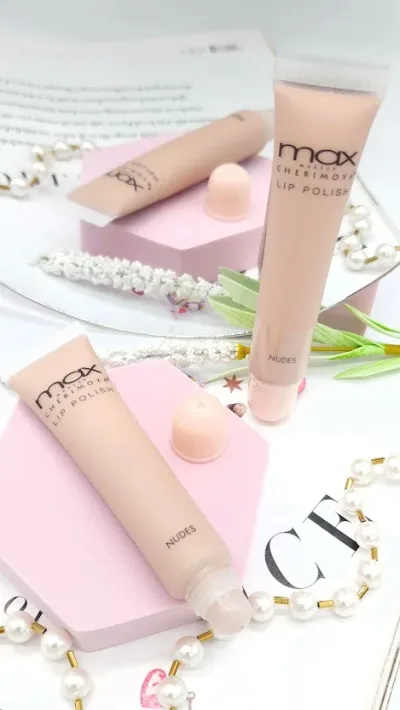 Lip gloss Max para dama color crema nude 02