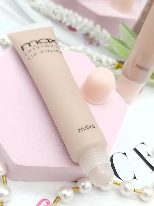 Lip gloss Max para dama color crema nude 02