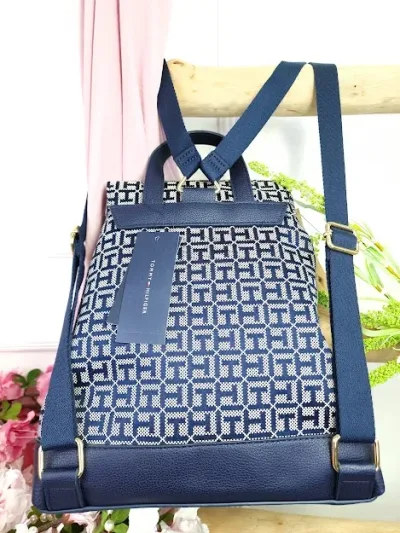 Mochila Tommy Hilfiger para dama color azul y beige
