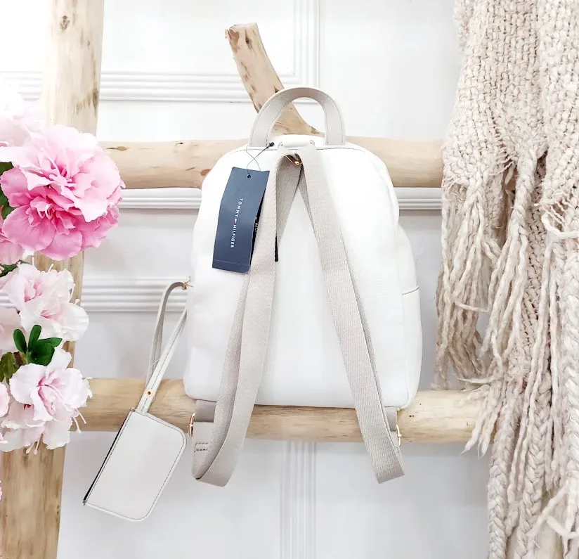 Bolso Tommy Hilfiger para dama color blanco con tarjetero