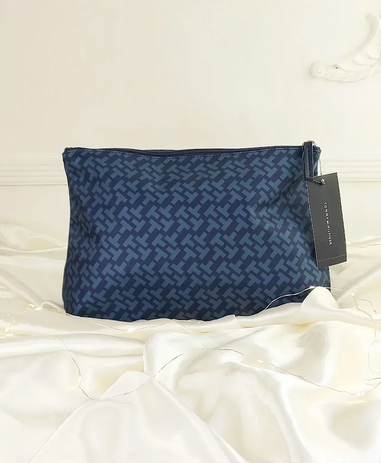 Cosmetiquera Tommy Hilfiger para dama color azul