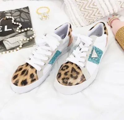 Tenis GUESS para dama multicolor