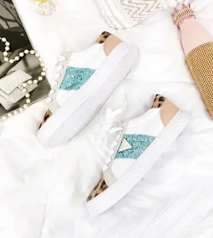 Tenis GUESS para dama multicolor