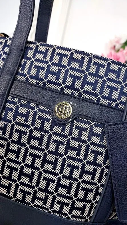 Bolso de hombro Tommy Hilfiger para dama color azul oscuro