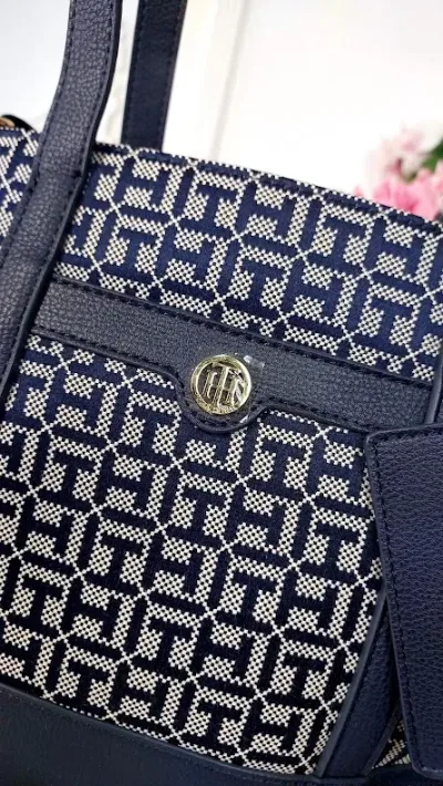 Bolso de hombro Tommy Hilfiger para dama color azul oscuro