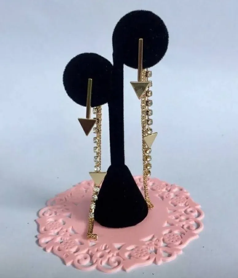 Aretes para dama de fantasía con forma de flecha y perlas