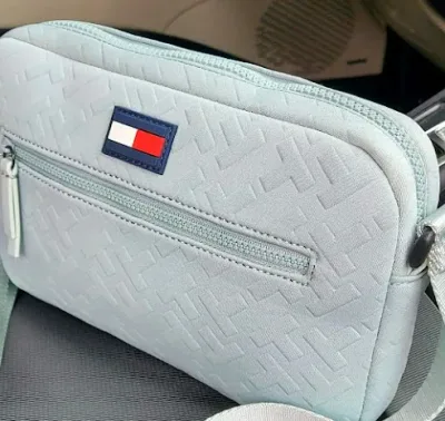 Bolso Tommy Hilfiger para dama color verde agua