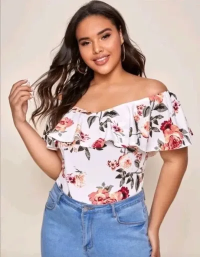 Blusa para dama con estampado de flores