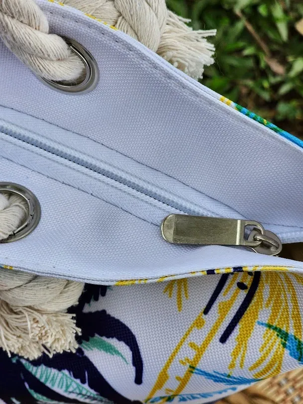 Bolso de hombro para dama con diseño tropical