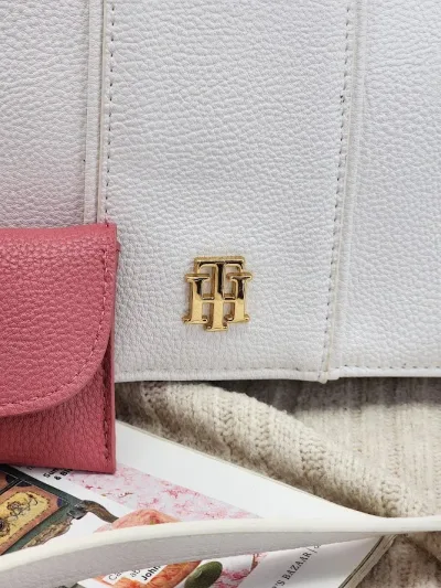 Bolso Tommy Hilfiger para dama  -  69JA035 100 NKU