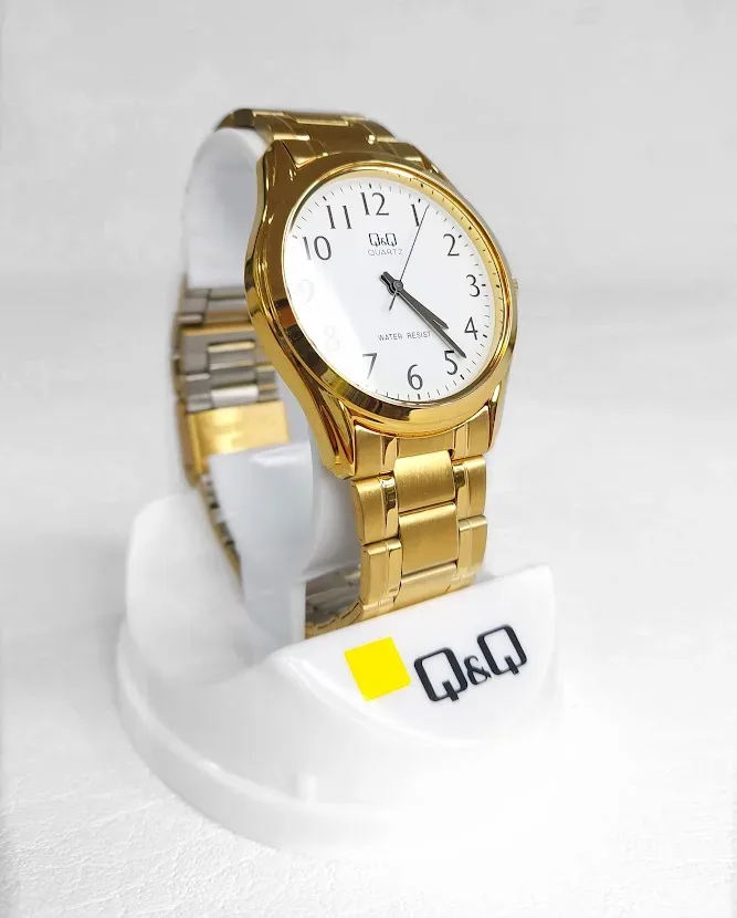 Reloj Q&Q para caballero color dorado