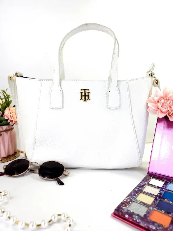 Bolso de hombro Tommy Hilfiger para dama color blanco hueso