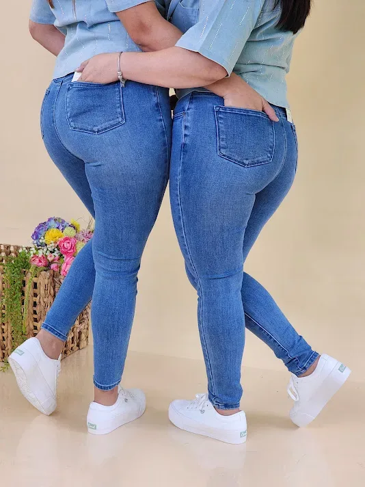 Jeans Hummer para dama color celeste 2382M