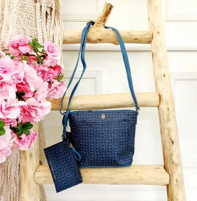 Bolso Tommy Hilfiger para dama con cartera